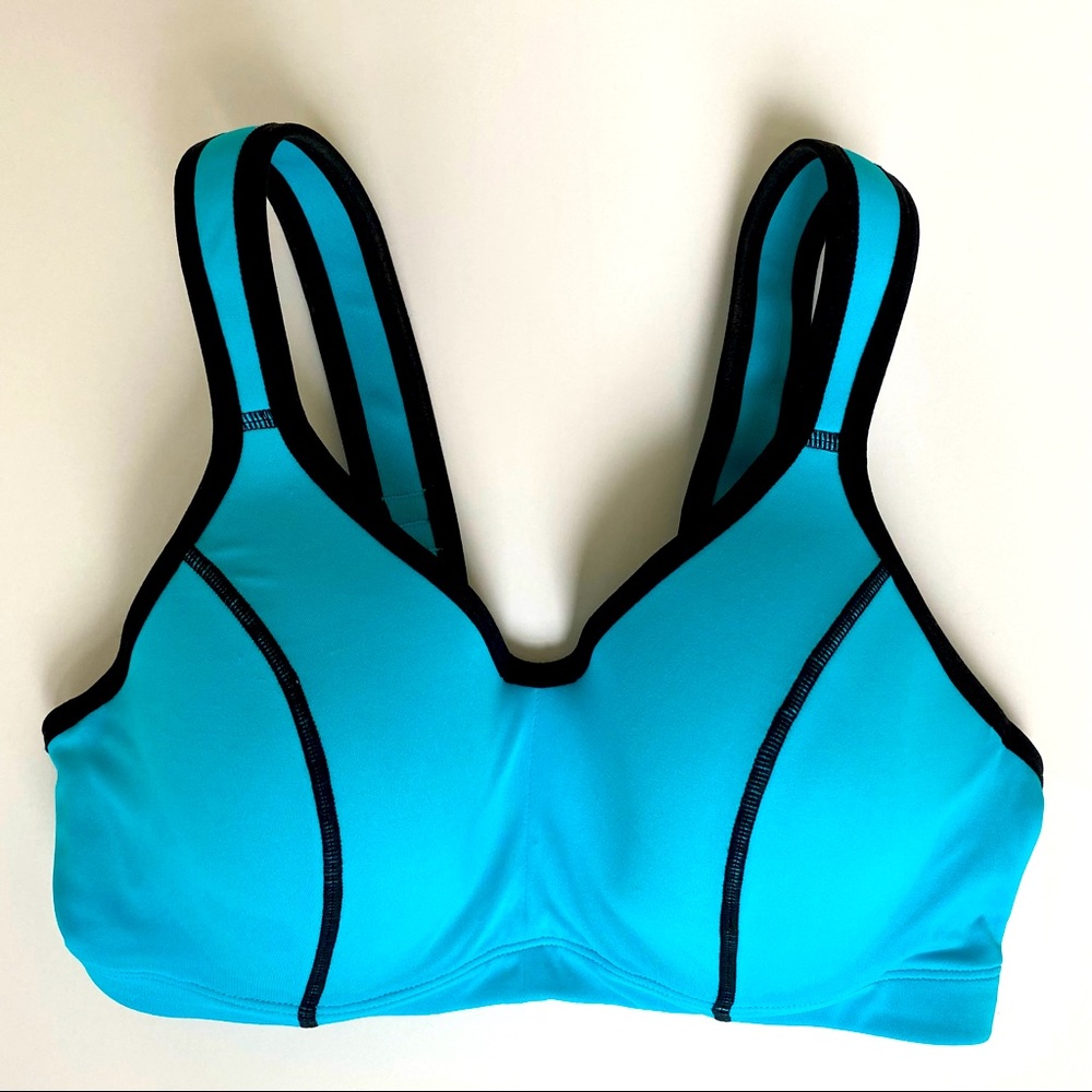 Ambrielle Multitasker Sports Bra Underwire Molded Cups